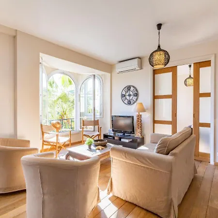 Les Sirenes Sainte-Maxime